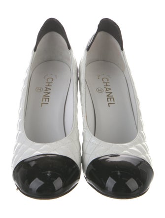 Chanel 2017 Interlocking CC Logo Pumps