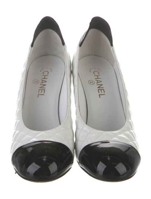 Chanel 2017 Interlocking CC Logo Pumps