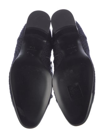 Chanel Interlocking CC Logo Tweed Pumps