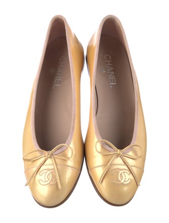 Chanel Interlocking CC Logo Patent Leather Ballet Flats