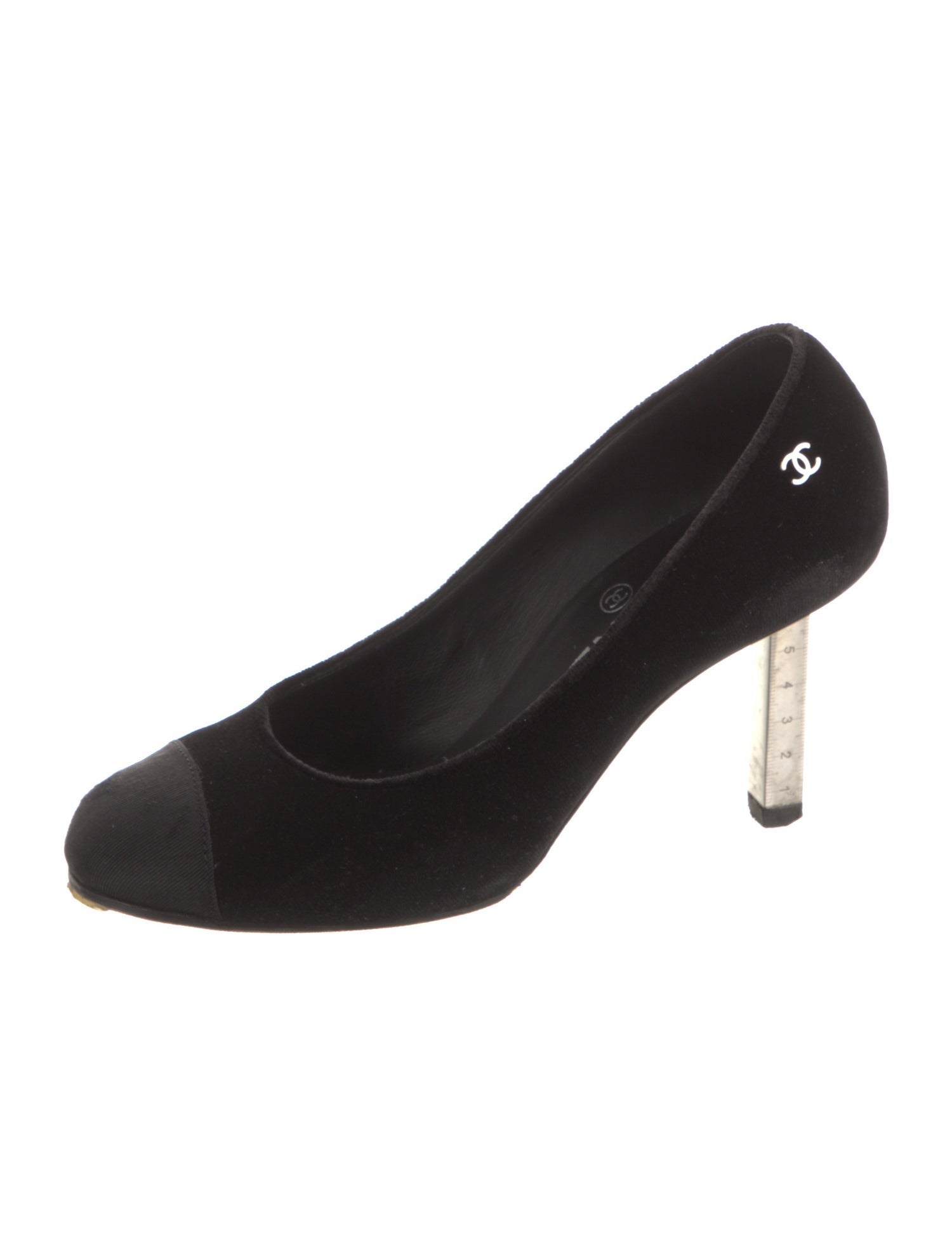 Chanel 2016 Interlocking CC Logo Pumps