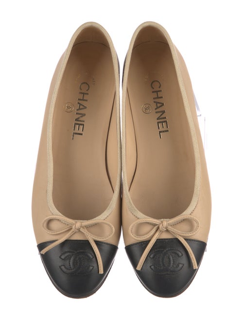 Chanel Interlocking CC Logo Leather Ballet Flats