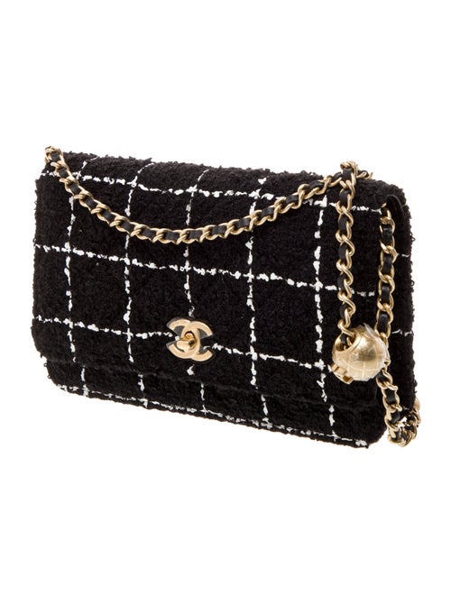 Chanel 2023 Pearl Crush Wallet On Chain