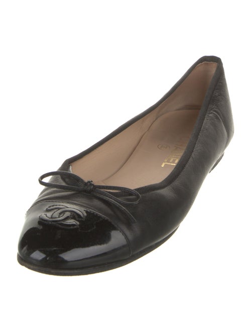 Chanel Interlocking CC Logo Leather Ballet Flats