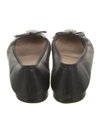 Chanel Interlocking CC Logo Leather Ballet Flats
