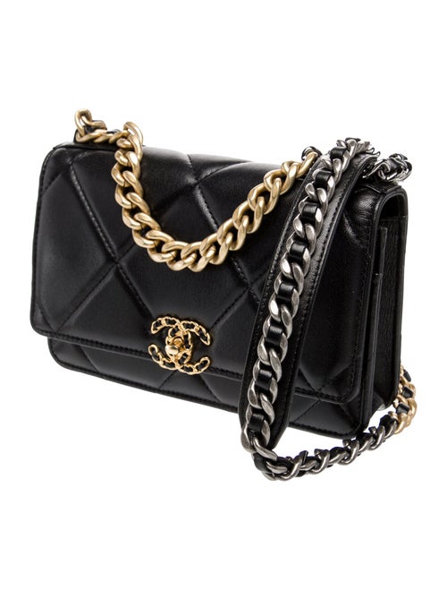 Chanel 19 Wallet On Chain