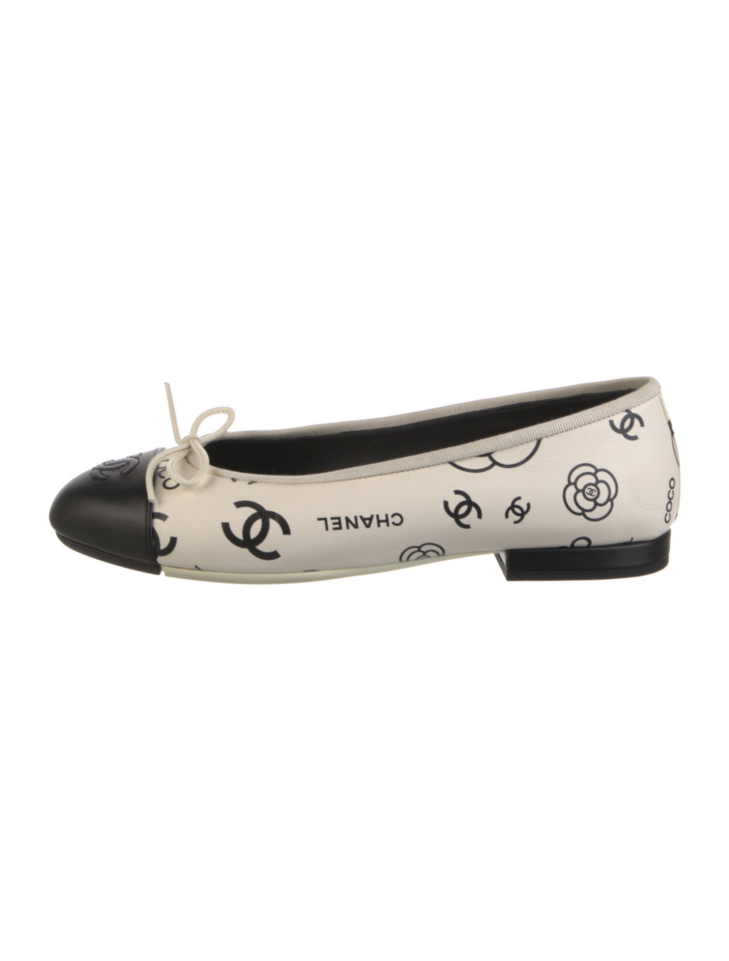 Chanel 2023 Interlocking CC Logo Ballet Flats