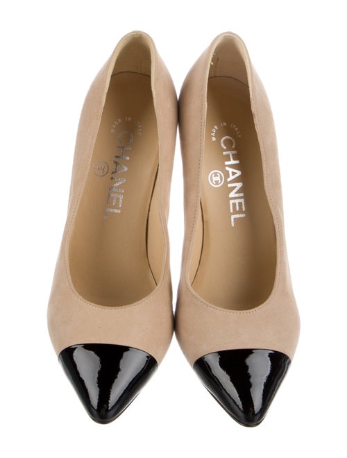 Chanel 2020 Interlocking CC Logo Pumps