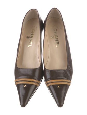 Chanel 2004 Interlocking CC Logo Pumps