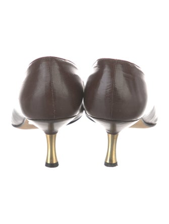 Chanel 2004 Interlocking CC Logo Pumps