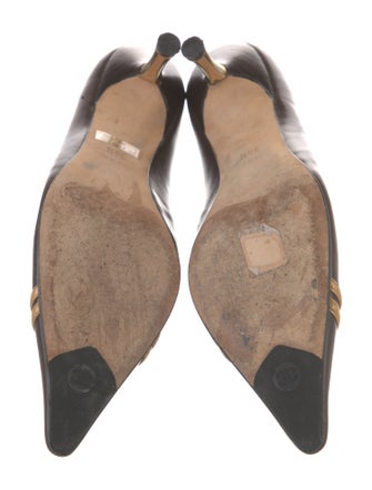 Chanel 2004 Interlocking CC Logo Pumps