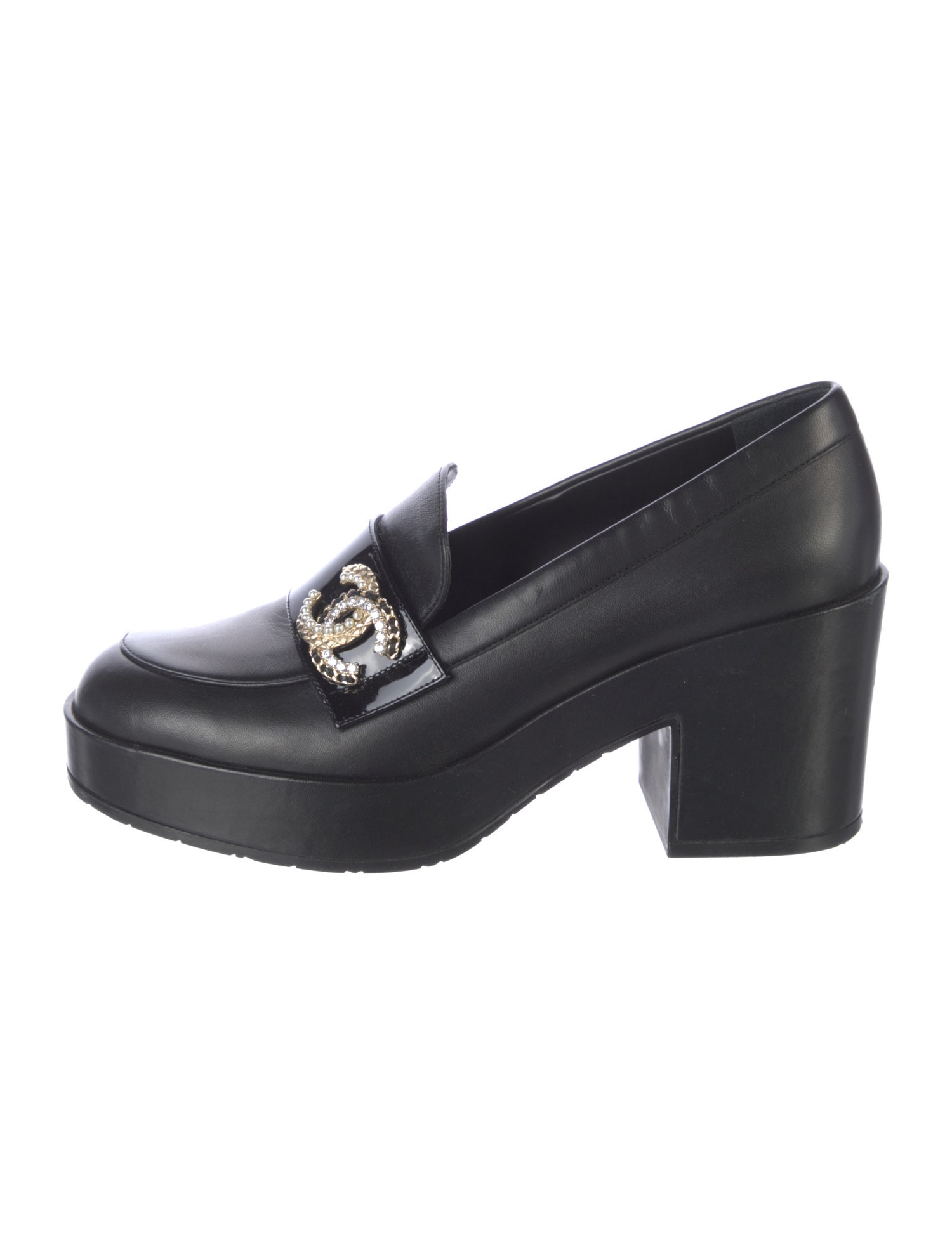 Chanel 2023 Interlocking CC Logo Pumps