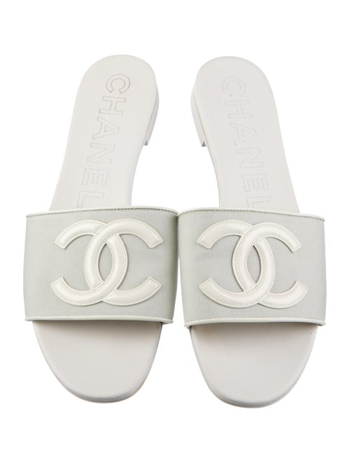 Chanel 2023 Interlocking CC Logo Slides