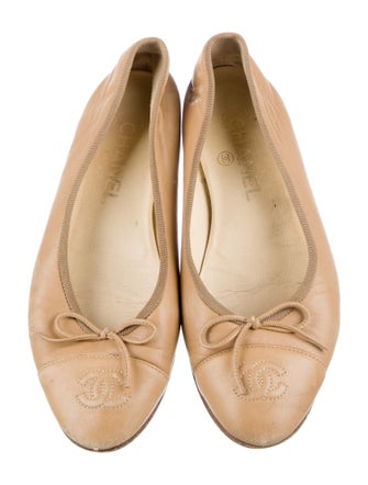Chanel Interlocking CC Logo Leather Ballet Flats