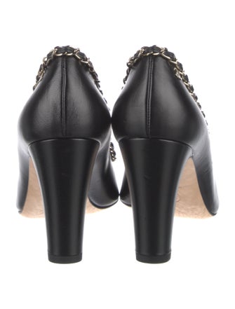 Chanel Leather Chain-Link Accents Pumps