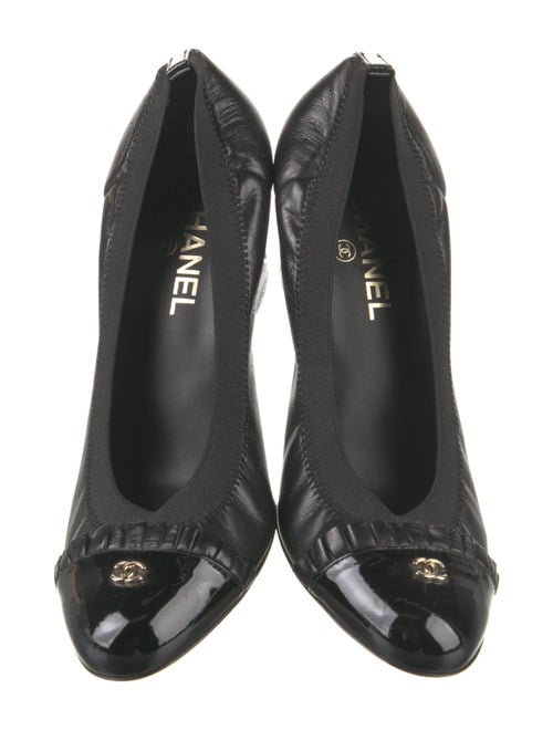 Chanel Spirit Stretch Interlocking CC Logo Pumps