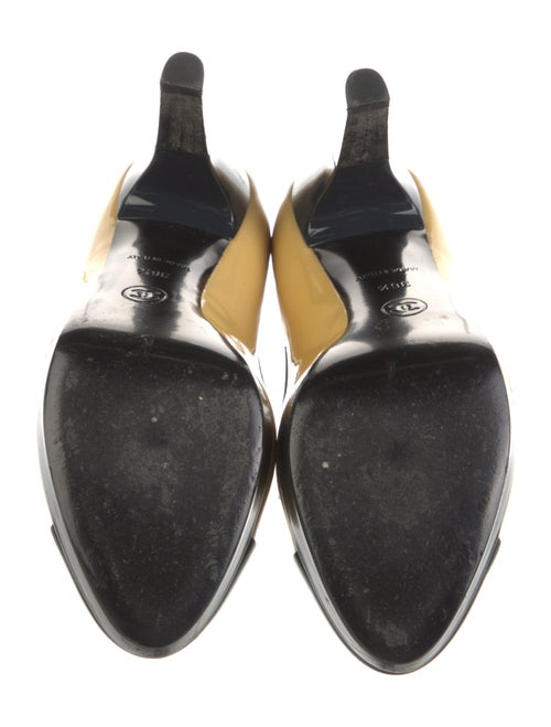 Chanel Interlocking CC Logo Patent Leather Pumps