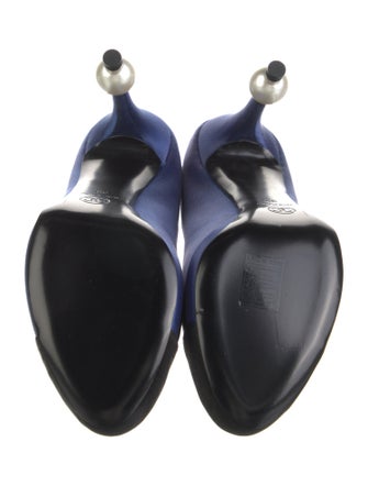 Chanel 2010 Interlocking CC Logo Pumps