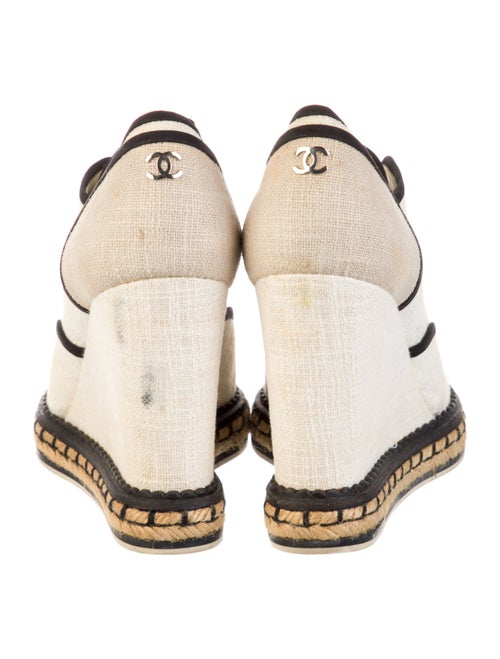 Chanel 2016 Interlocking CC Logo Pumps