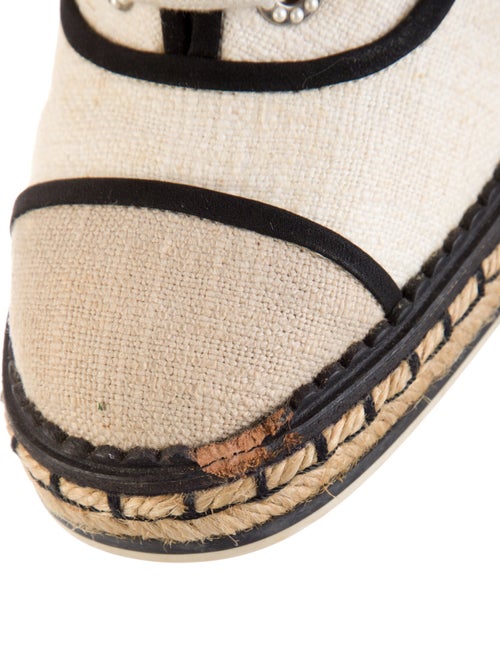 Chanel 2016 Interlocking CC Logo Pumps