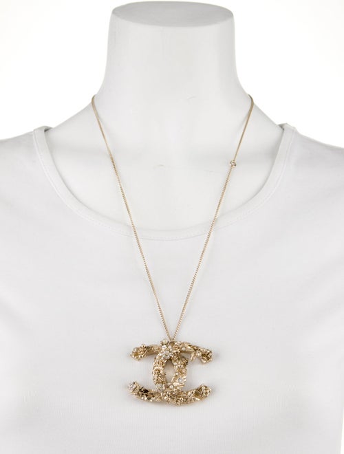 Chanel Faux Pearl & Strass CC Acorns & Flowers Pendant Necklace