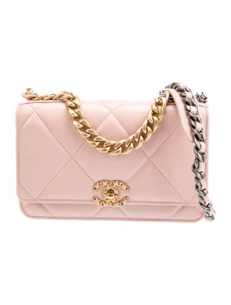 Chanel 19 Wallet On Chain