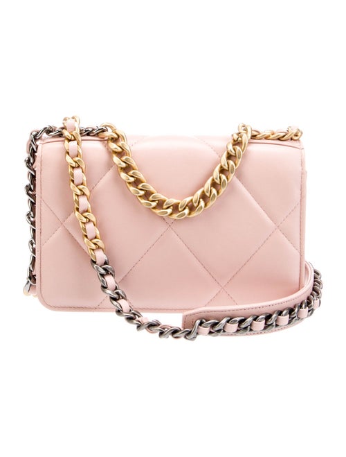 Chanel 19 Wallet On Chain