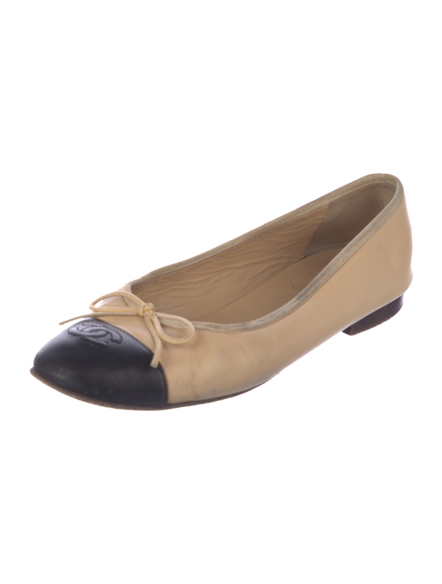 Chanel Interlocking CC Logo Leather Ballet Flats
