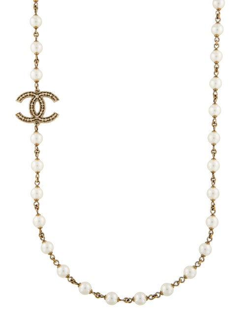Chanel Faux Pearl CC Station Necklace