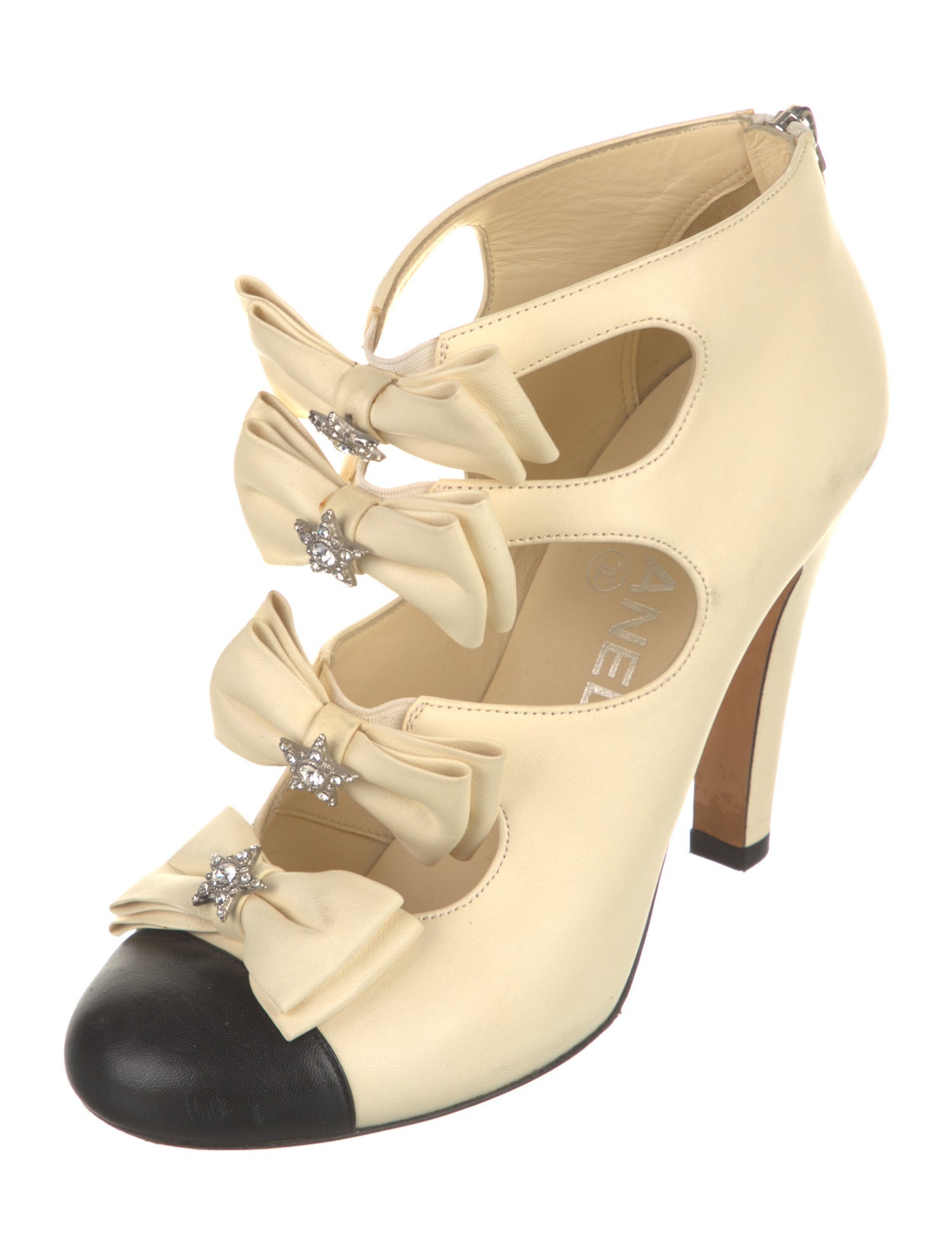 Chanel 2015 Interlocking CC Logo Pumps