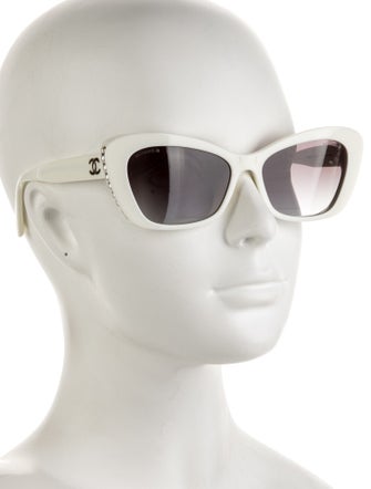 Chanel Interlocking CC Logo Cat-Eye Sunglasses
