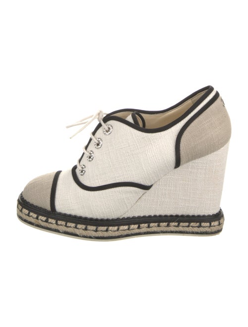 Chanel 2016 Interlocking CC Logo Pumps