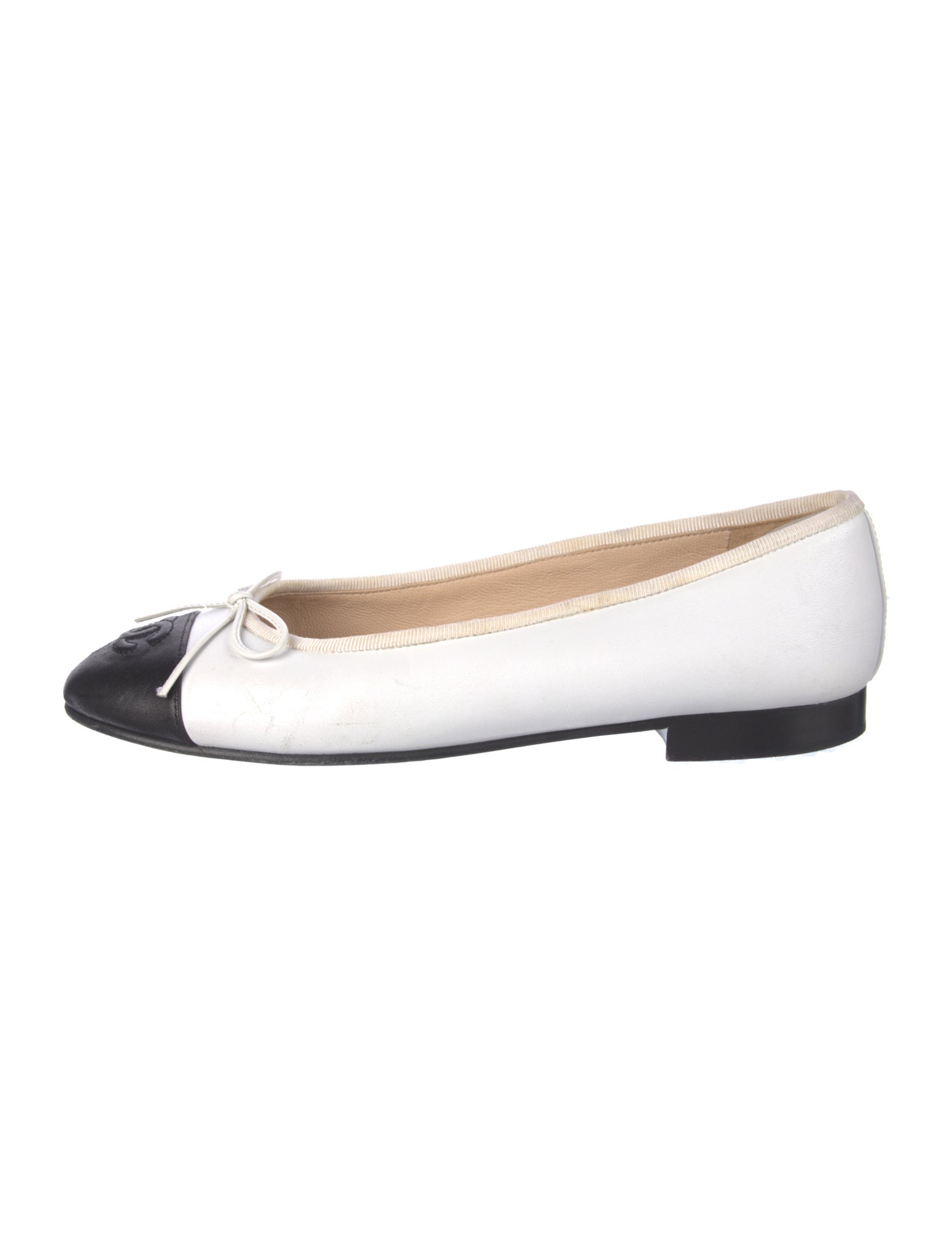 Chanel Interlocking CC Logo Leather Ballet Flats