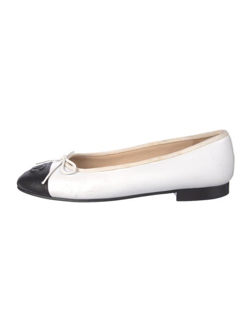 Chanel Interlocking CC Logo Leather Ballet Flats