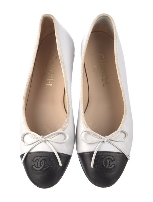 Chanel Interlocking CC Logo Leather Ballet Flats