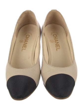 Chanel Interlocking CC Logo Karung Pumps