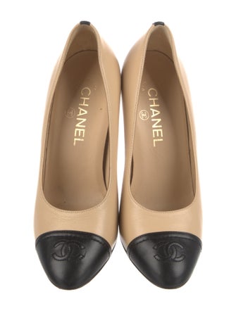 Chanel 2018 Interlocking CC Logo Pumps