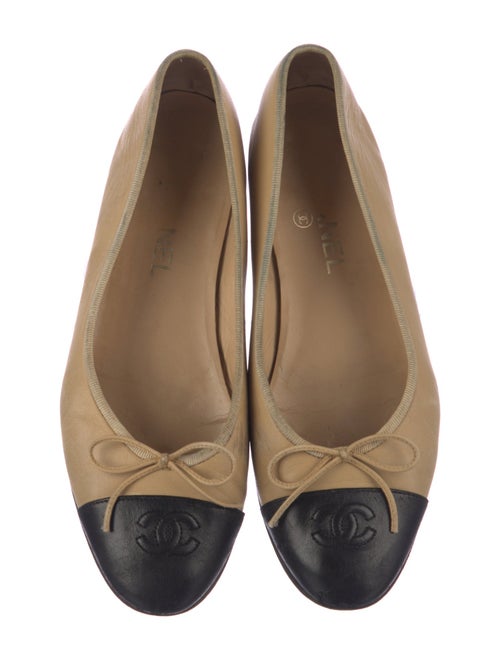 Chanel Interlocking CC Logo Leather Ballet Flats