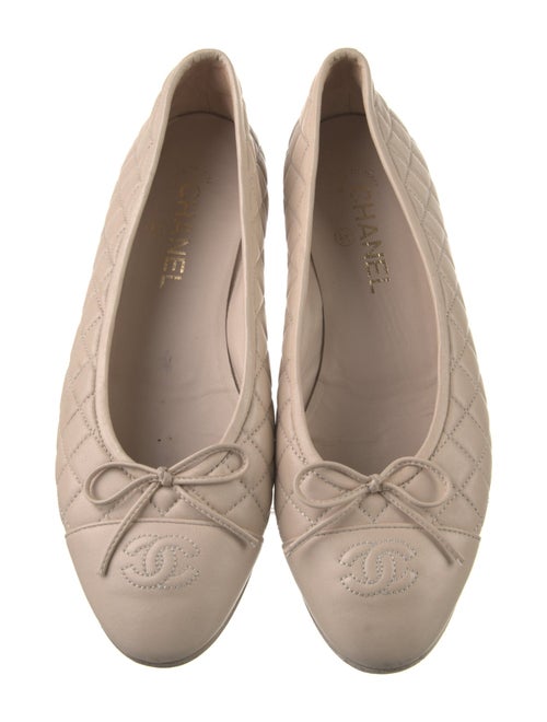 Chanel Interlocking CC Logo Leather Ballet Flats