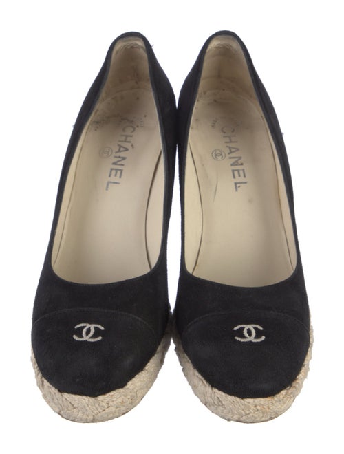 Chanel 2011 Interlocking CC Logo Pumps