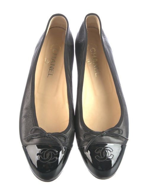 Chanel Interlocking CC Logo Leather Ballet Flats