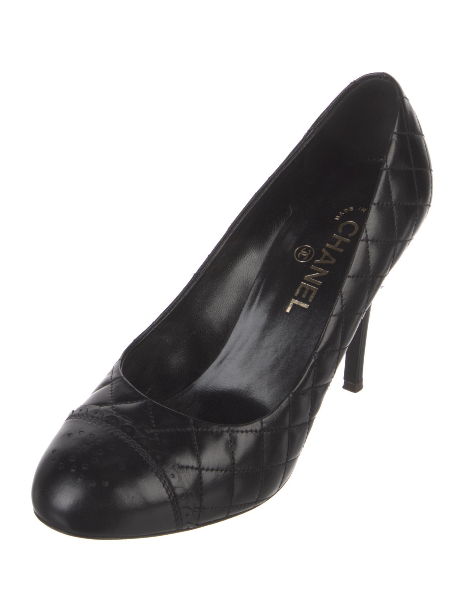 Chanel Interlocking CC Logo Leather Pumps