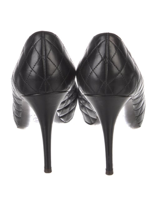 Chanel Interlocking CC Logo Leather Pumps