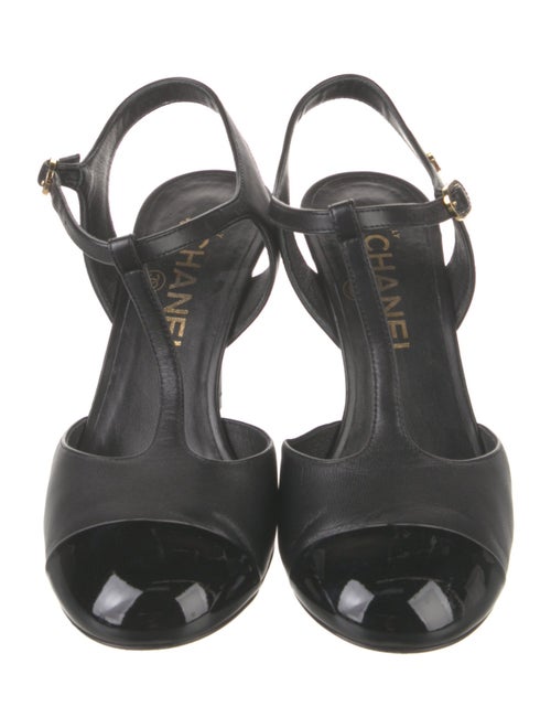 Chanel 2022 Interlocking CC Logo T-Strap Pumps