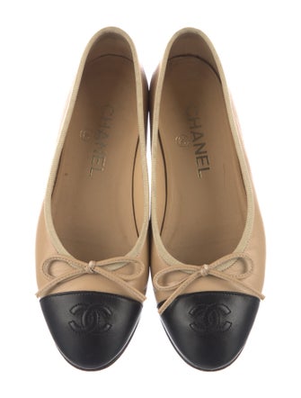 Chanel Interlocking CC Logo Leather Ballet Flats