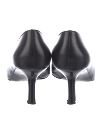 Chanel Interlocking CC Logo Leather Pumps