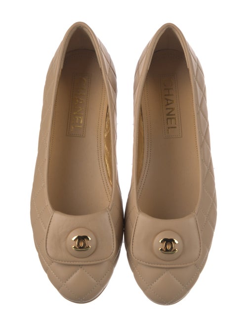 Chanel Interlocking CC Logo Leather Ballet Flats