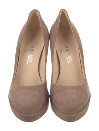 Chanel Interlocking CC Logo Suede Pumps