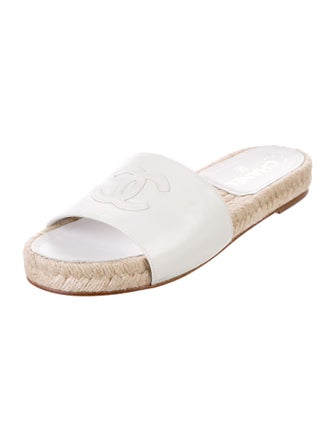 Chanel 2019 Interlocking CC Logo Espadrilles