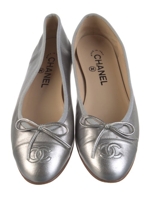 Chanel Interlocking CC Logo Leather Ballet Flats